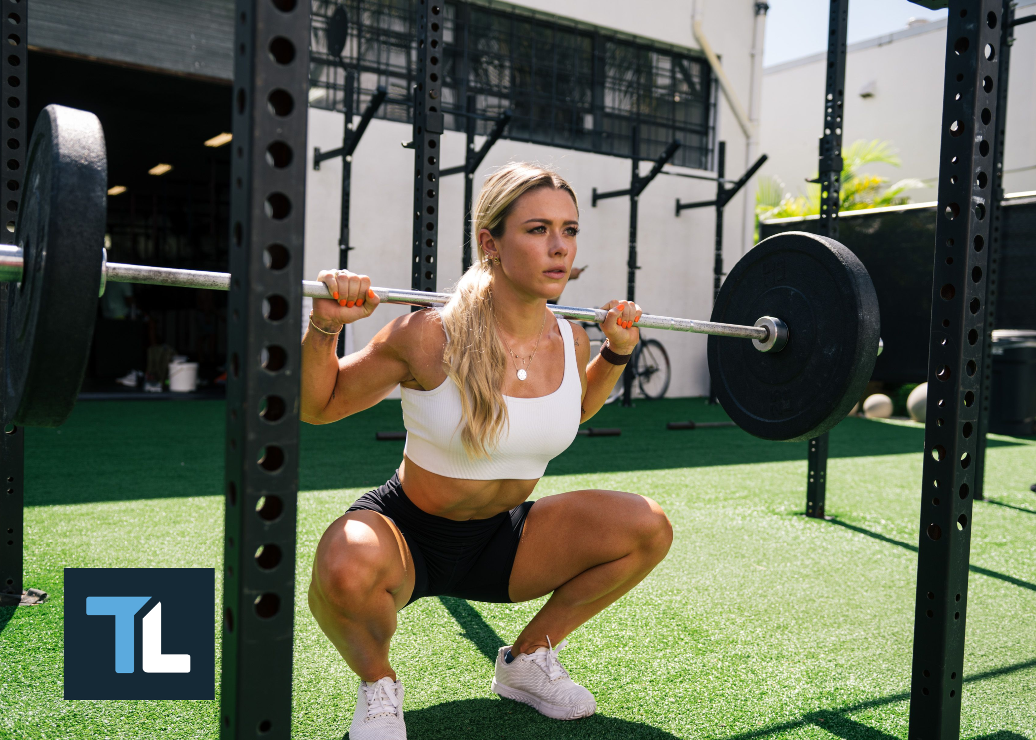 Does lifting weights make women bulky? The myth that won't die - CNET